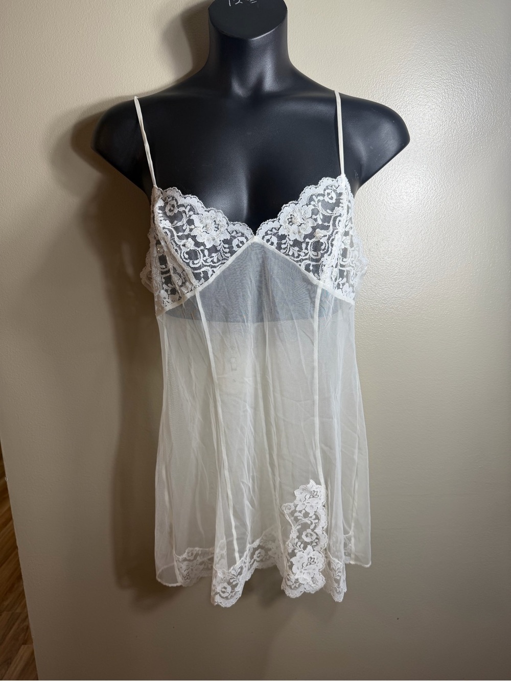 Victoria's Secret White Sheer Lace Babydoll Chemise L